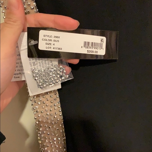 Bedazzled cocktail dress - Picture 3 of 3